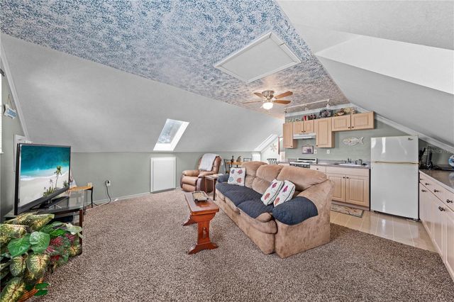 6935 BIG BEND DR, St Cloud, FL 34771