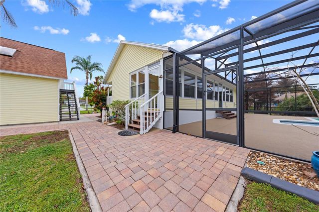 6935 BIG BEND DR, St Cloud, FL 34771