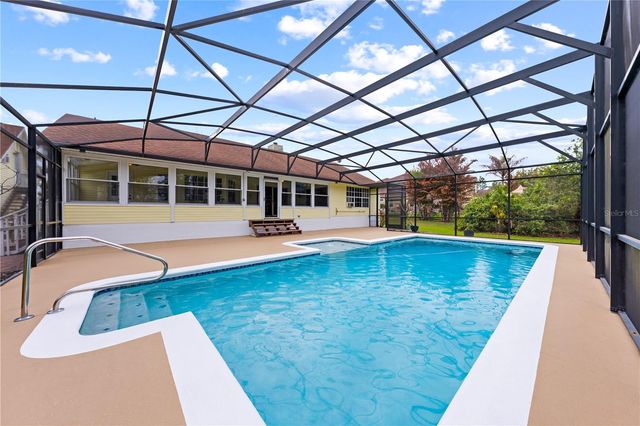 6935 BIG BEND DR, St Cloud, FL 34771