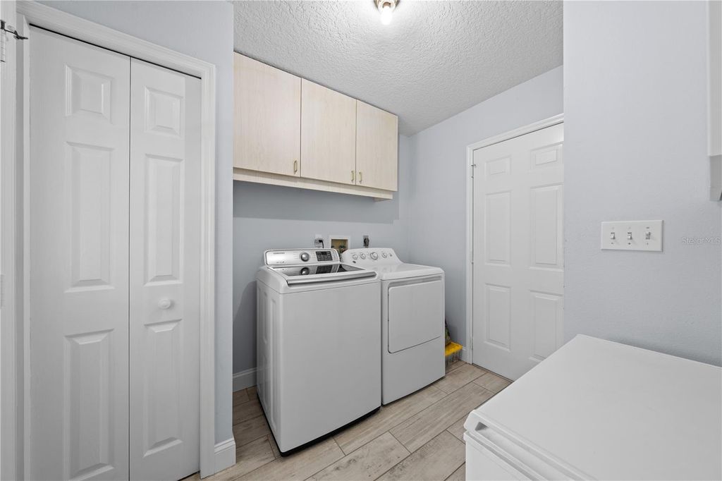 Image 12 of property listing at 6935 BIG BEND DR, St Cloud, FL 34771