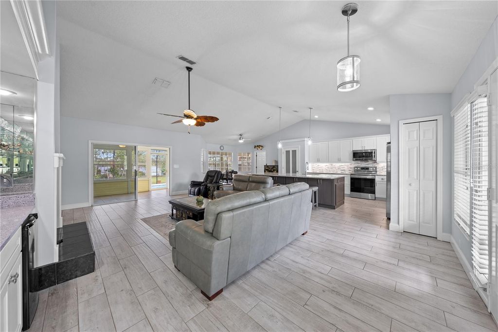 Image 13 of property listing at 6935 BIG BEND DR, St Cloud, FL 34771