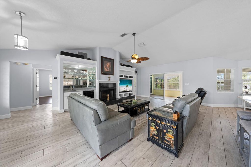 Image 15 of property listing at 6935 BIG BEND DR, St Cloud, FL 34771