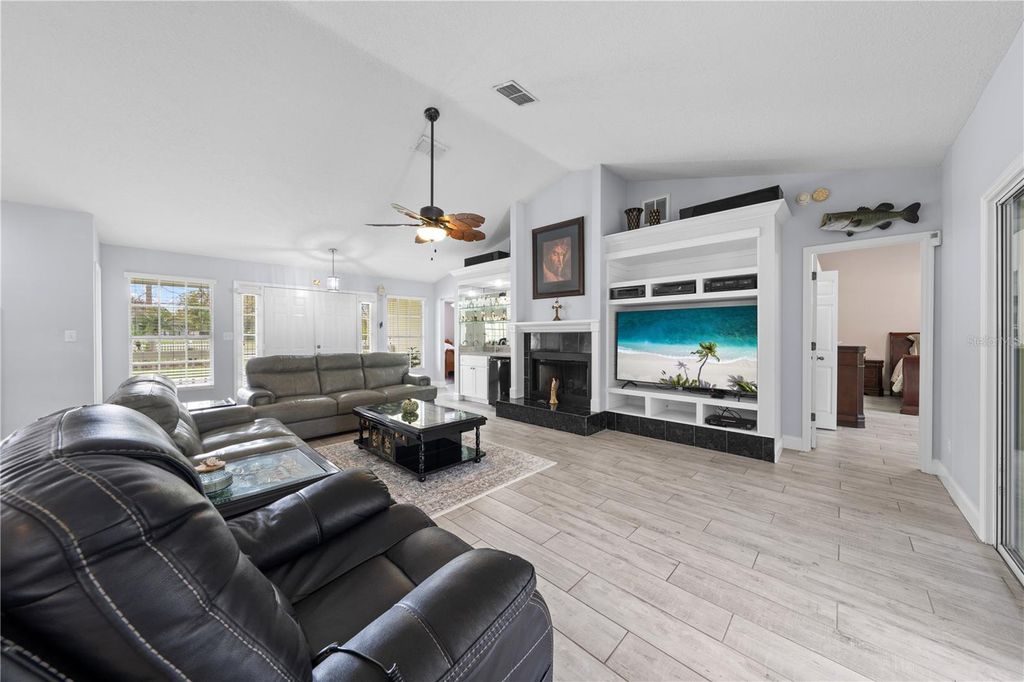 Image 16 of property listing at 6935 BIG BEND DR, St Cloud, FL 34771