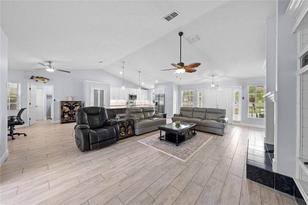 Image 17 of property listing at 6935 BIG BEND DR, St Cloud, FL 34771