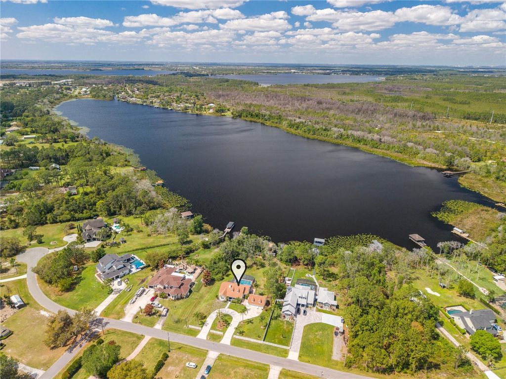 Image 8 of property listing at 6935 BIG BEND DR, St Cloud, FL 34771