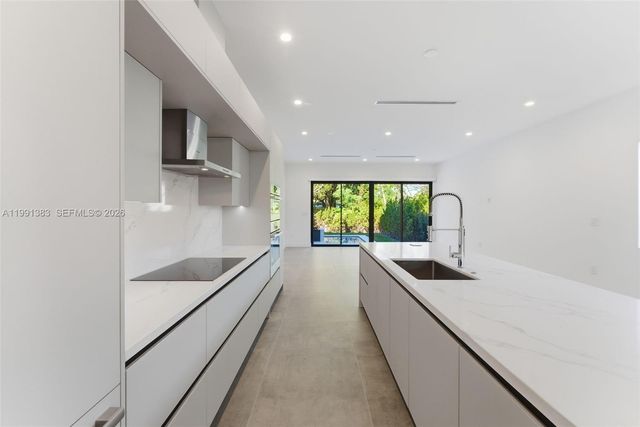 2840 SW 32nd Ct, Miami, FL 33133