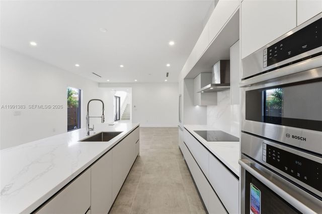 2840 SW 32nd Ct, Miami, FL 33133