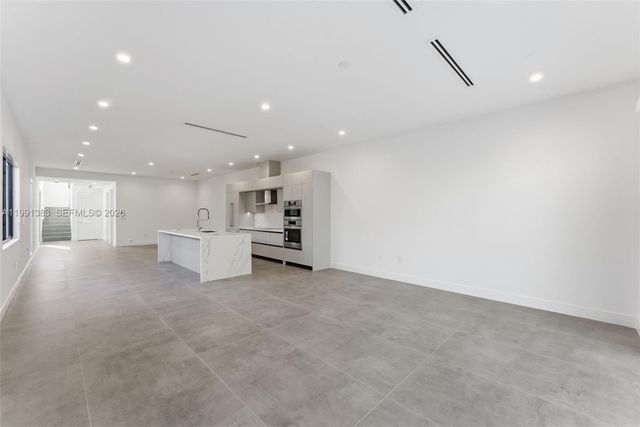 2840 SW 32nd Ct, Miami, FL 33133