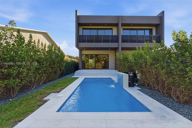 2840 SW 32nd Ct, Miami, FL 33133