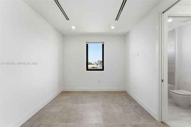 2840 SW 32nd Ct, Miami, FL 33133