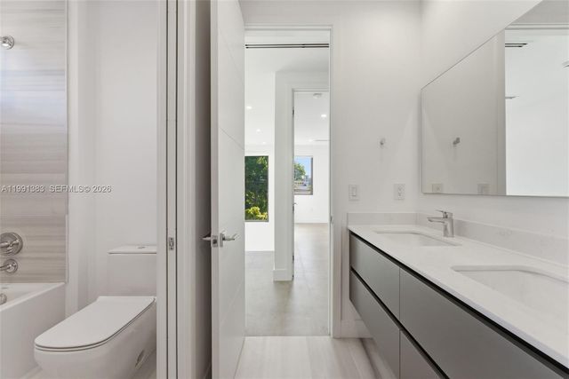 2840 SW 32nd Ct, Miami, FL 33133