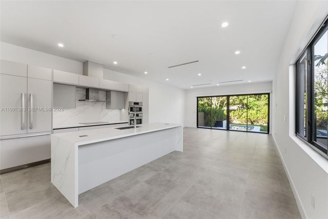 2840 SW 32nd Ct, Miami, FL 33133