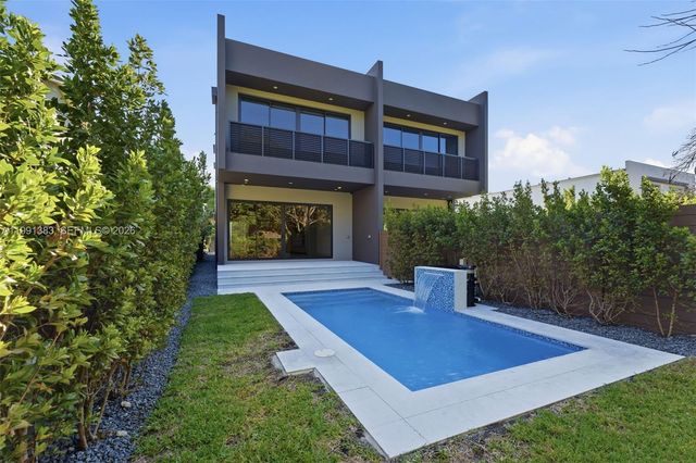 2840 SW 32nd Ct, Miami, FL 33133