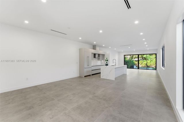 2840 SW 32nd Ct, Miami, FL 33133