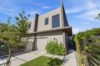 2840 SW 32nd Ct, Miami, FL 33133