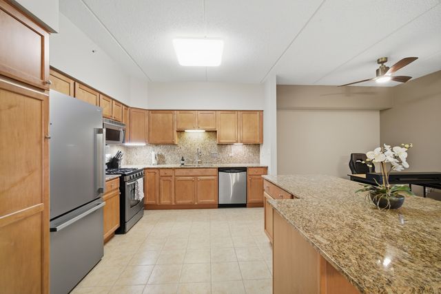 1479 N Milwaukee Avenue 312, Libertyville, IL 60048