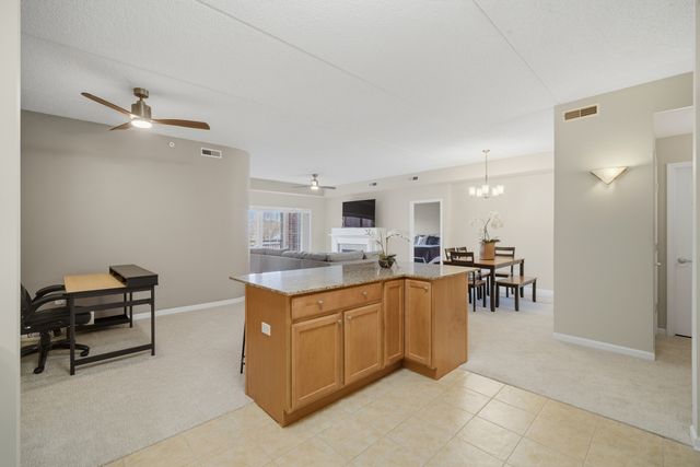 1479 N Milwaukee Avenue 312, Libertyville, IL 60048