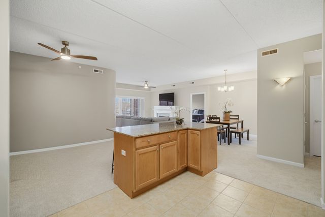 1479 N Milwaukee Avenue 312, Libertyville, IL 60048