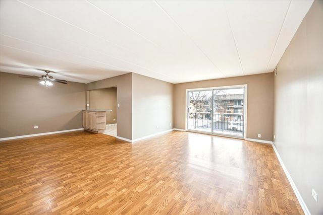 9430 Greenbriar Drive 2H, Hickory Hills, IL 60457