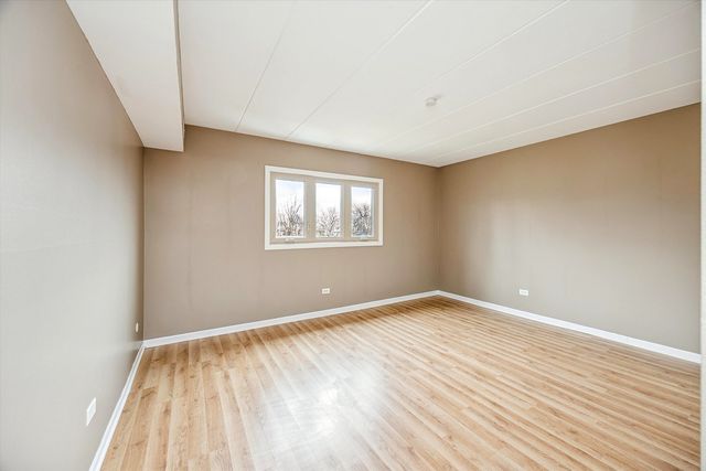 9430 Greenbriar Drive 2H, Hickory Hills, IL 60457