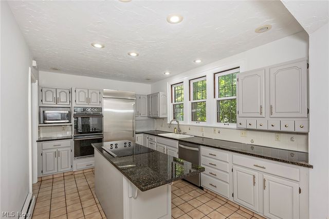 2800 Attleboro Road, Shaker Heights, OH 44120