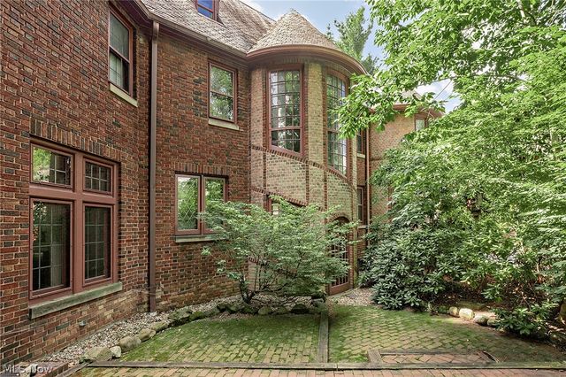 2800 Attleboro Road, Shaker Heights, OH 44120