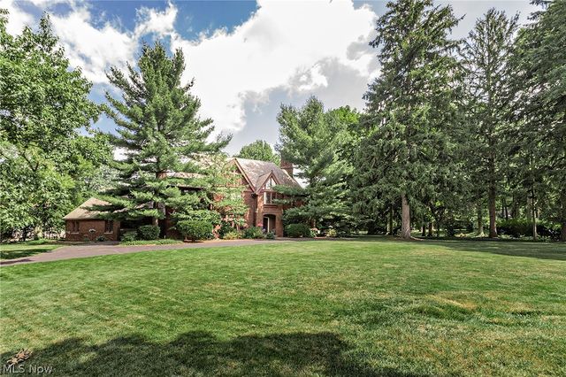 2800 Attleboro Road, Shaker Heights, OH 44120