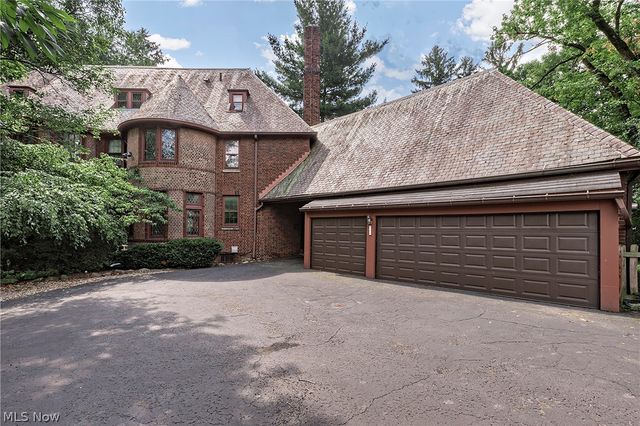 2800 Attleboro Road, Shaker Heights, OH 44120