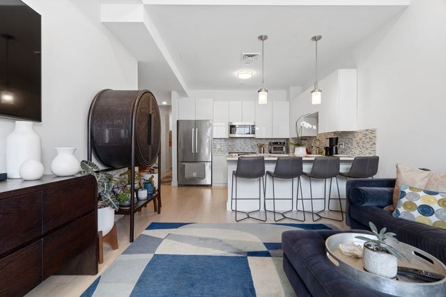 121 Portland St 507, Boston, MA 02114