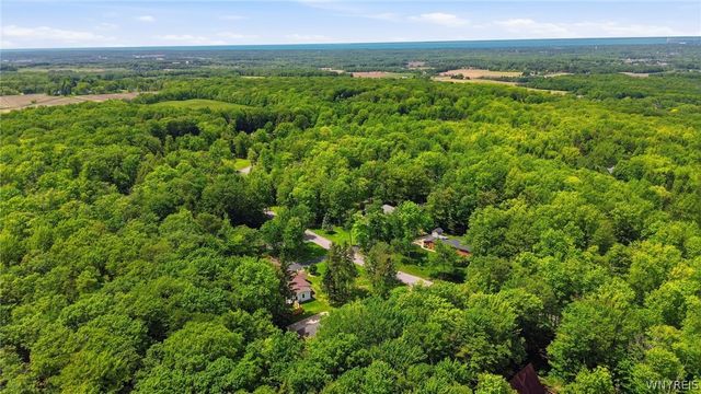 7922 Hywood Drive, Boston, NY 14075