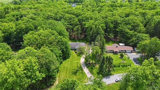 7922 Hywood Drive, Boston, NY 14075