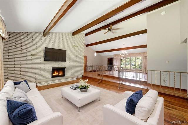 7922 Hywood Drive, Boston, NY 14075
