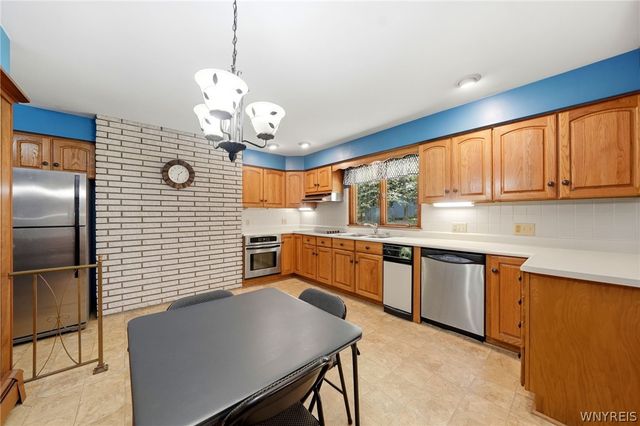 7922 Hywood Drive, Boston, NY 14075