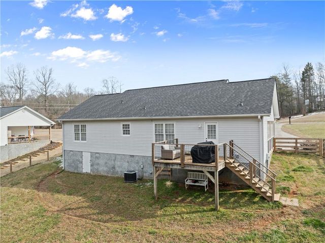 82 Clint Street, Cleveland, GA 30528
