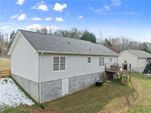 82 Clint Street, Cleveland, GA 30528