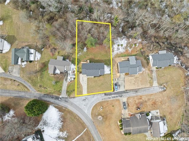 82 Clint Street, Cleveland, GA 30528