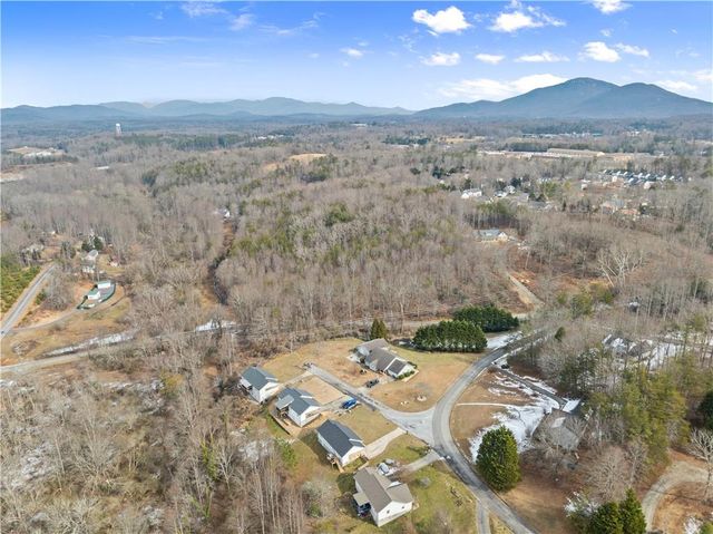 82 Clint Street, Cleveland, GA 30528