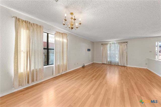 513 Bond Street, Copperas Cove, TX 76522