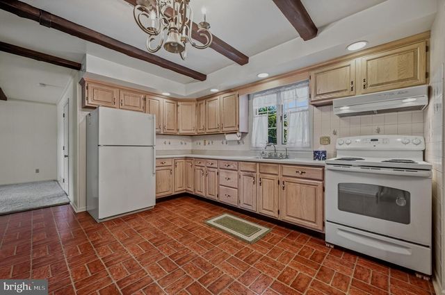 12 KITTY LN, Newark, DE 19713