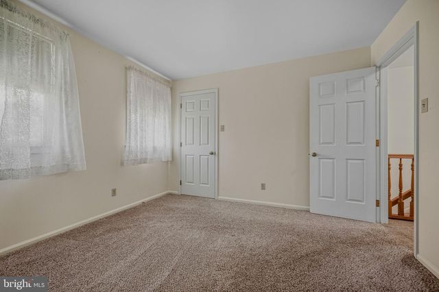 12 KITTY LN, Newark, DE 19713