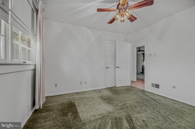12 KITTY LN, Newark, DE 19713