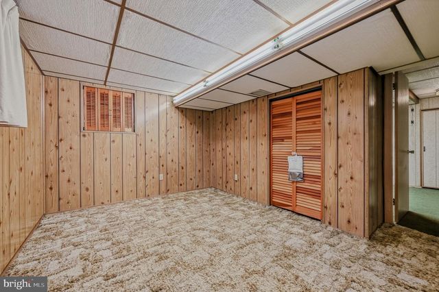 12 KITTY LN, Newark, DE 19713