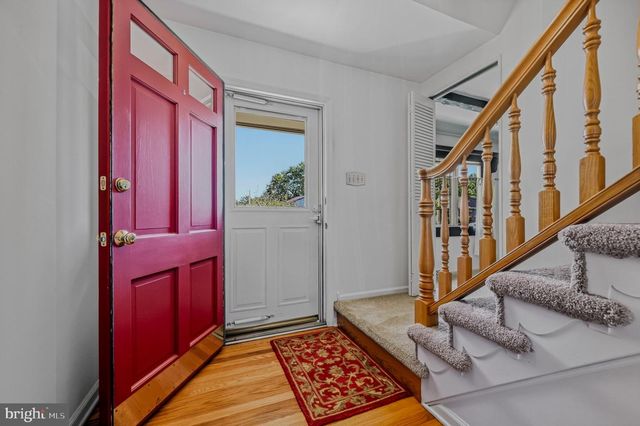12 KITTY LN, Newark, DE 19713