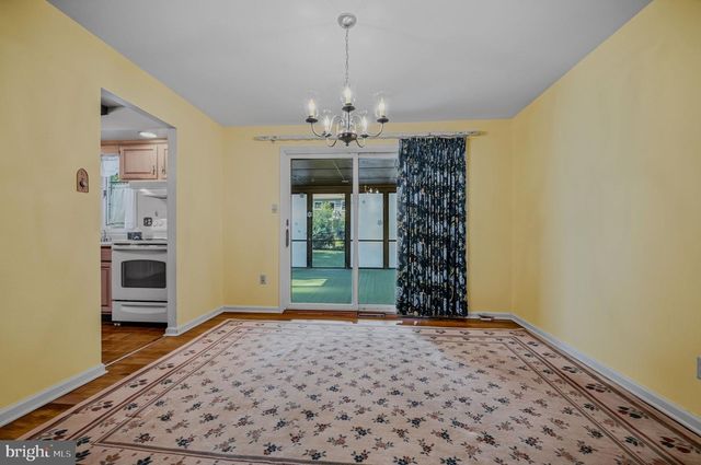 12 KITTY LN, Newark, DE 19713