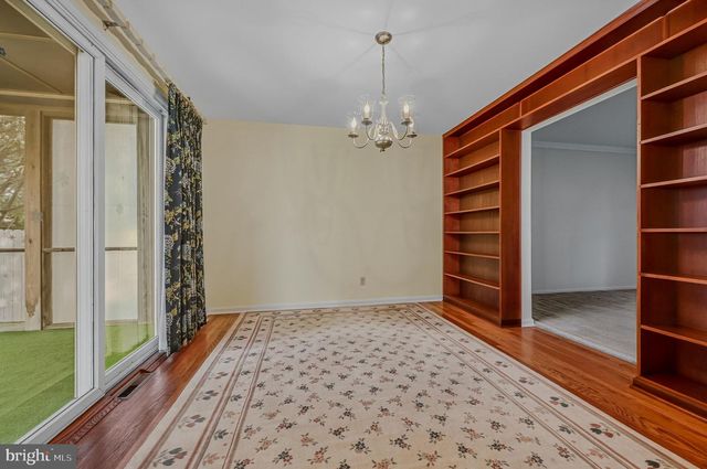 12 KITTY LN, Newark, DE 19713