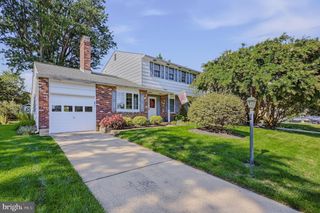 12 KITTY LN, Newark, DE 19713