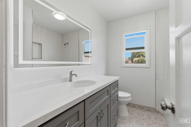 312 Real Road, Bakersfield, CA 93309