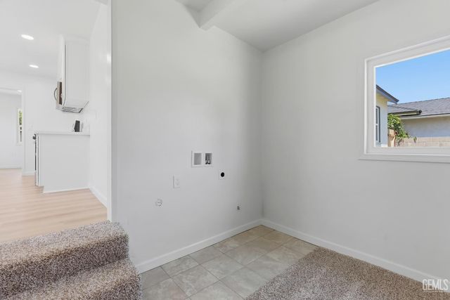 312 Real Road, Bakersfield, CA 93309