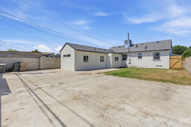 312 Real Road, Bakersfield, CA 93309
