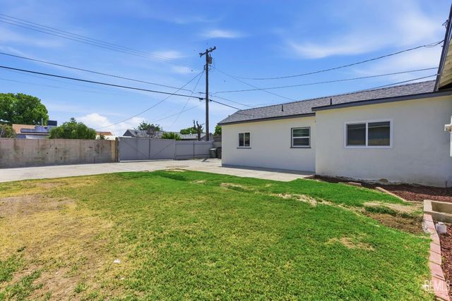 312 Real Road, Bakersfield, CA 93309